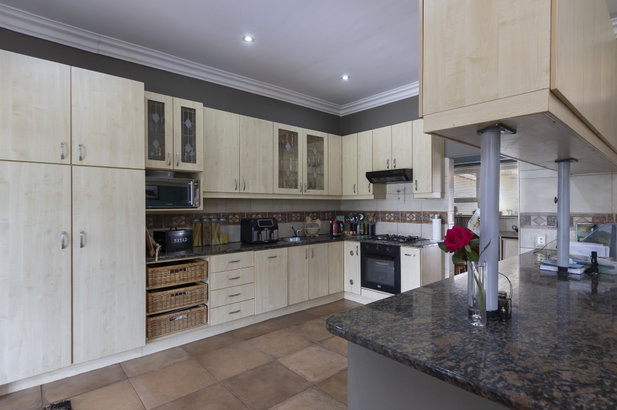 4 Bedroom Property for Sale in Firlands Western Cape